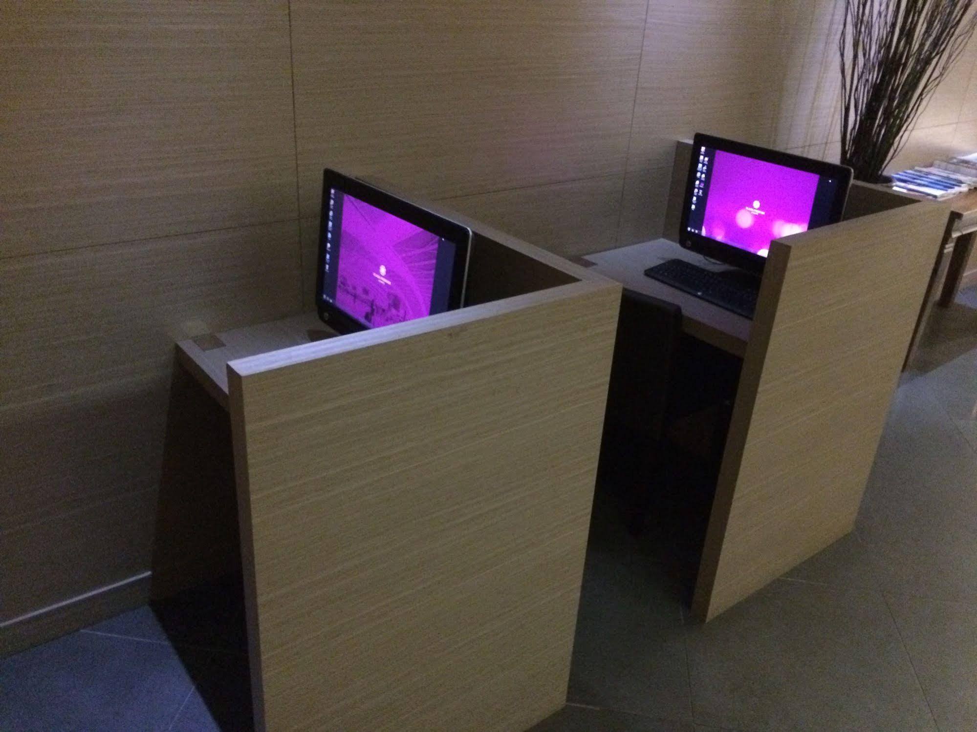Plaza Premium Lounge Hotel Bayan Lepas Bagian luar foto