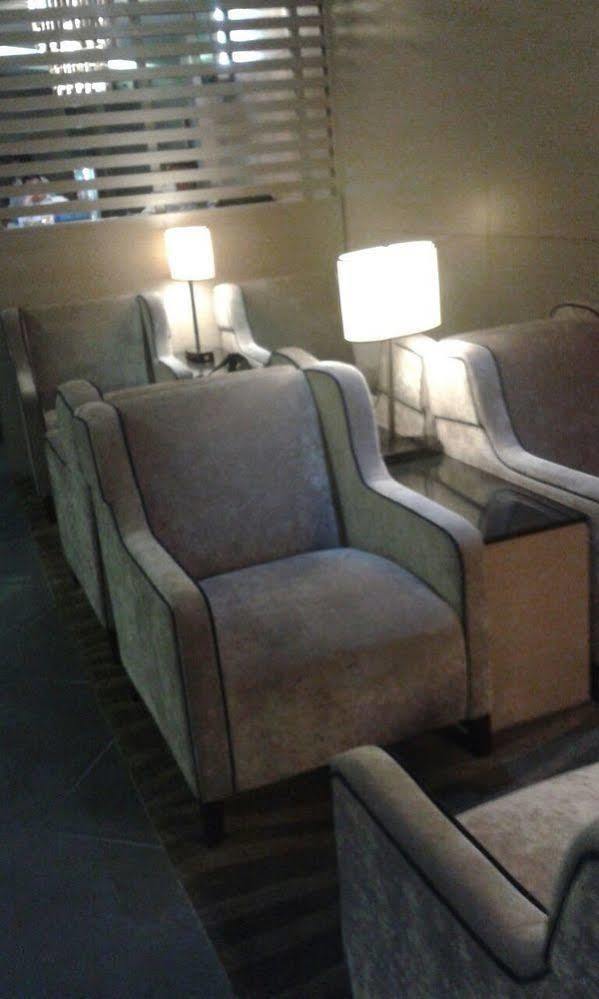 Plaza Premium Lounge Hotel Bayan Lepas Bagian luar foto